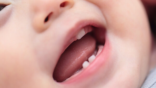 赤ちゃんの口